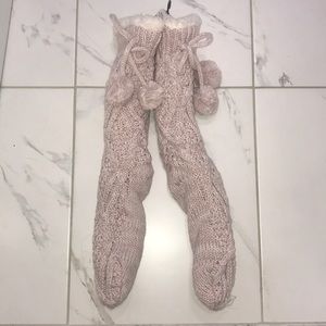 Express Warm fuzzy slipper with Pom poms